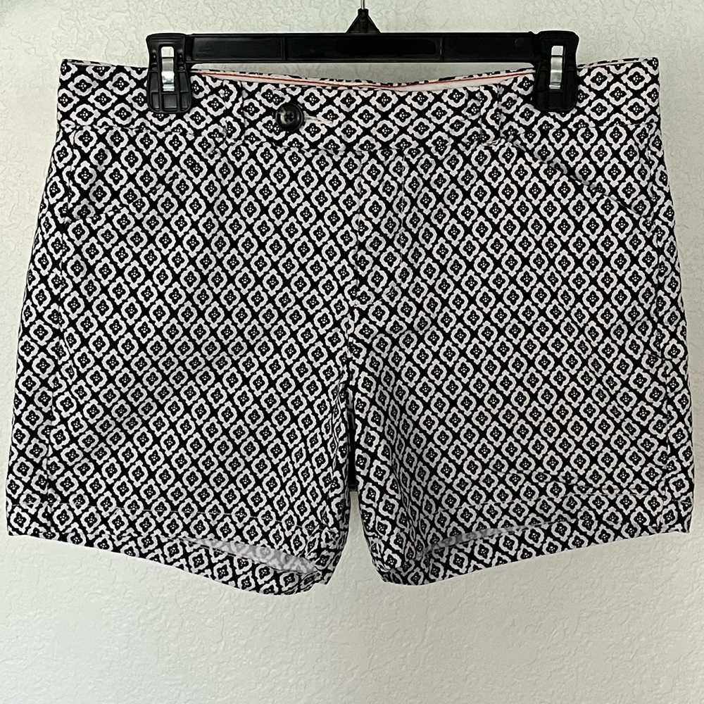 Docker’s Women’s Summer Stretch Cotton Shorts, Navy and White Patterned